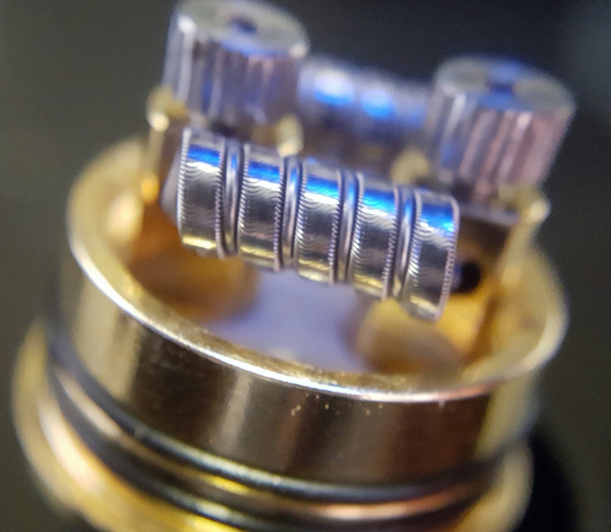 BenjaminWSo's tweet photo. Heres those mirrored fraples😁 had to parallel it with some 24ga ka1😀 #coilporn #coilart #coiladdict #vapefam https://t.co/PdAcJNaS2g