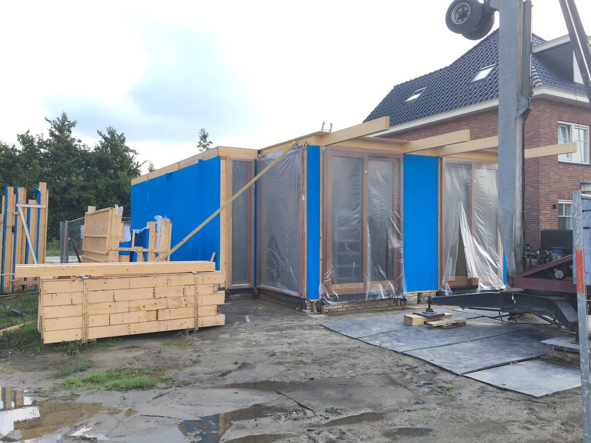 Engel_Architect's tweet photo. De eerste verdiepingsvloer ligt er op! https://t.co/6Ch1hopI0z https://t.co/Yh51MZMZ1u