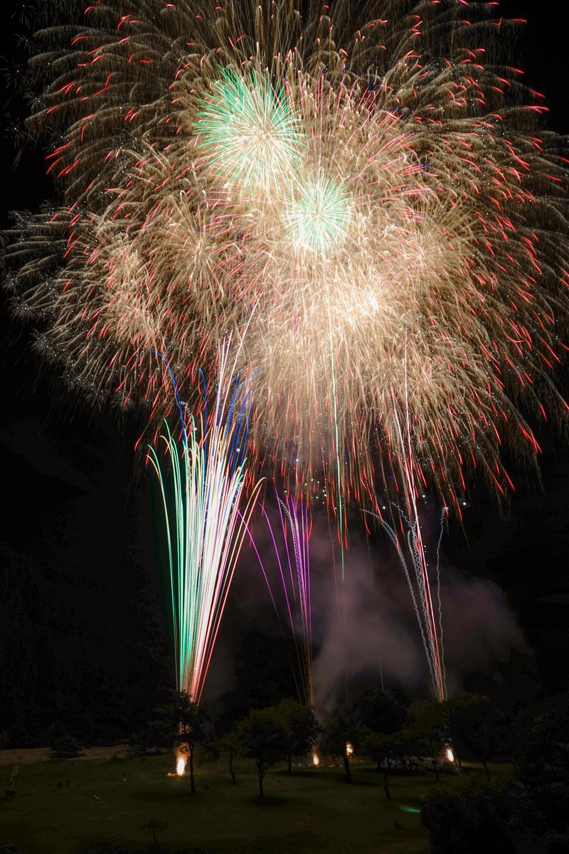 Opan 静岡県浜松市天竜区佐久間町中部 中部まつり地割れ花火大会 花火の炸裂音が山びこしてた 花火も星空も綺麗だったなぁ Opan 静岡県浜松市天竜区佐久間町中部 中部まつり地割れ花火大会 花火の炸裂音が山びこしてた 花火も星空も綺麗だったなぁ