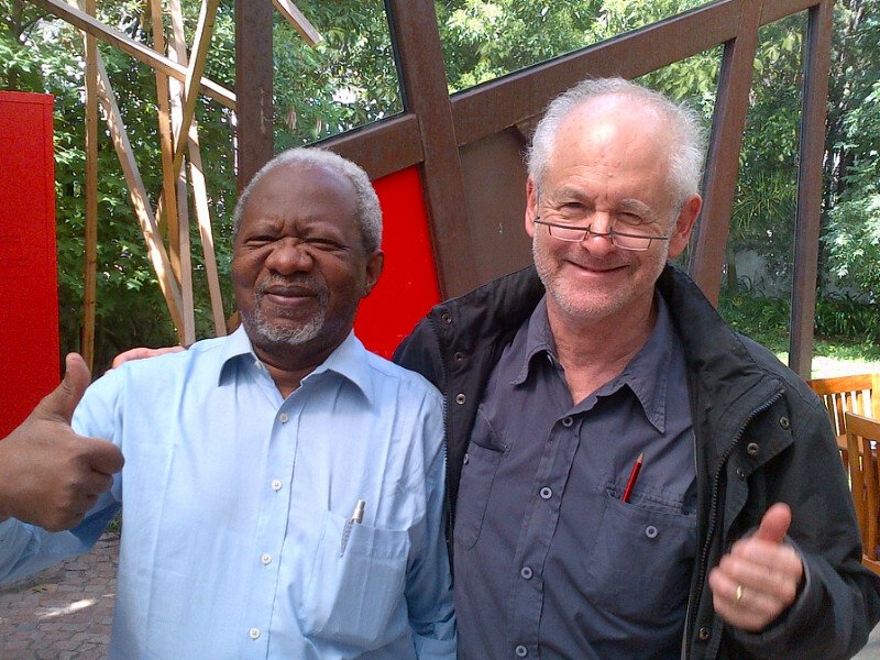RaymondSuttner's tweet image. With Benin philosopher P Hountondji,powerful critic essentialism, #curriculumchanges @Lagardieni @nombonisogasa