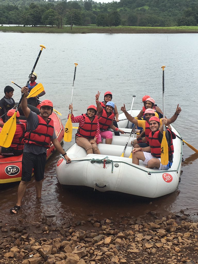 RenaultIndia's tweet photo. An elated group of #GangOfDusters members after completing the river rafting activity. https://t.co/0xmTKwbejz