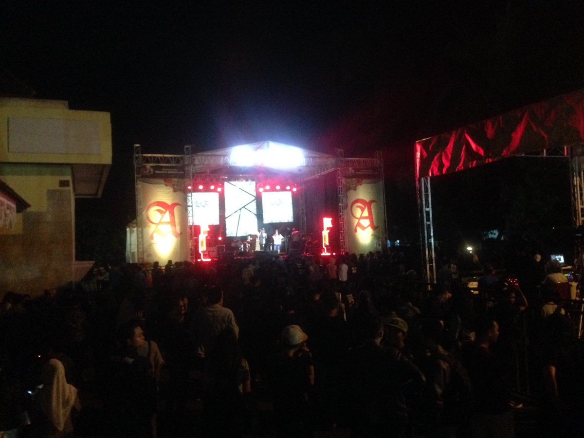 The Sigit Band Pukau Ratusan Remaja Subang - TINTAHIJAU 
