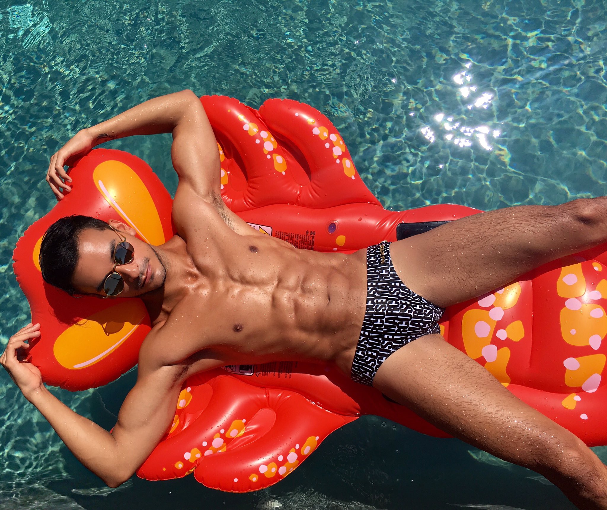 CqTwH1MWcAAzr0H.jpg:large