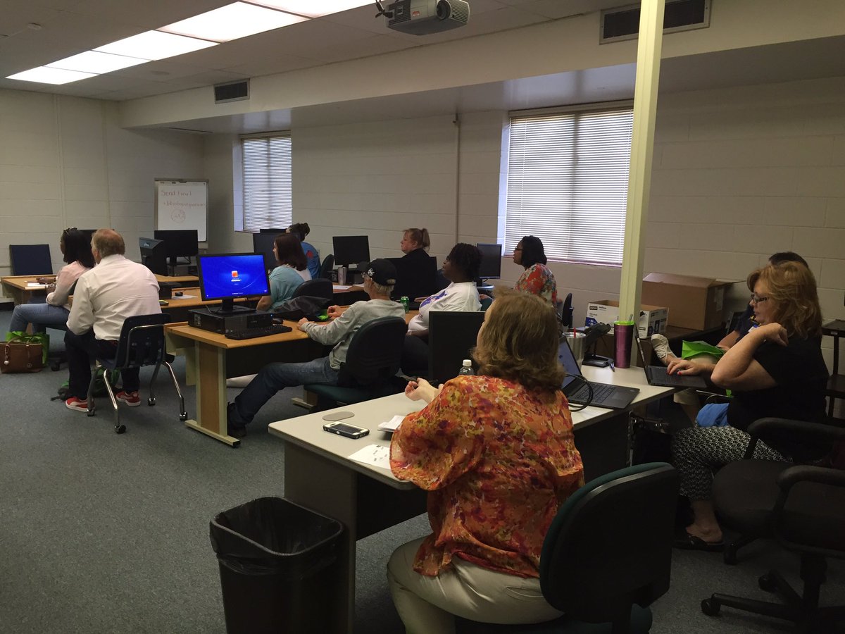 WestGeorgiaRESA's tweet photo. @WestGeorgiaRESA @DrKTThompson @EdcampWestGA #edcampwestga https://t.co/Ew1beksPHF