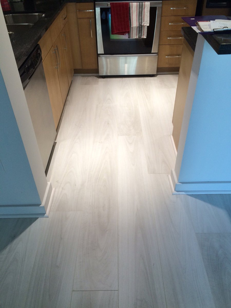 quantumfloors's tweet photo. Artic Walnut laminate flooring by @BerryAlloc_NL https://t.co/5b5THsI1NL