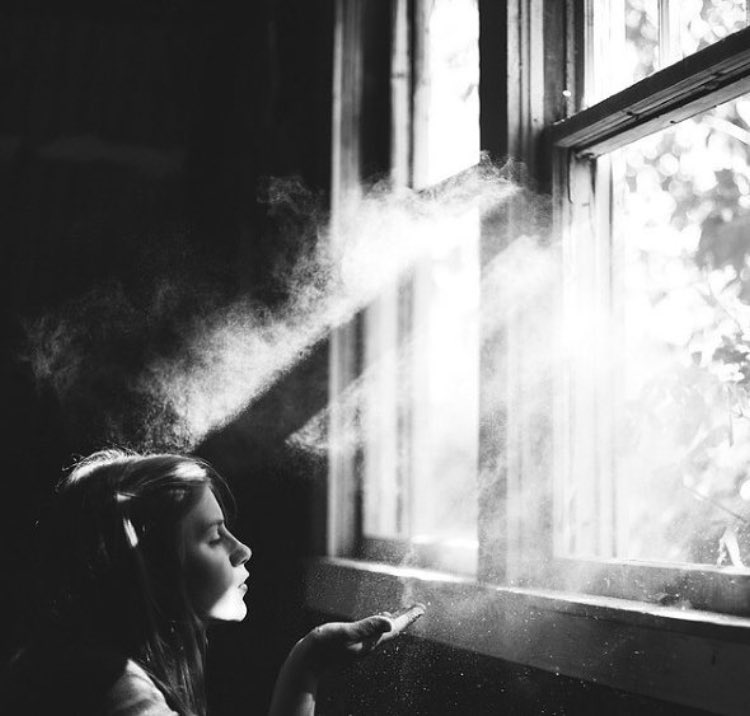 قدّم وفا وابذِل عطَا واصنَع الود
واللي يبُونك صِدق ما يتركونِك.