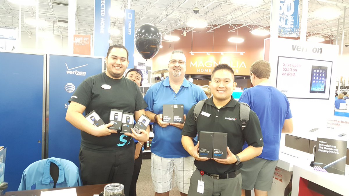 SamsungDoll's tweet photo. 4 new lines on vzw @jim_eldredge @Krivs14 @JBlackSamsung https://t.co/0KtfNx1HtT