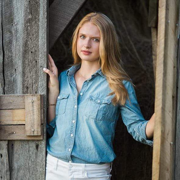 sheaboom's tweet image. Senior season! Working my way through 50 Clarksville Academy seniors in the next few weeks… ift.tt/2bvPePJ