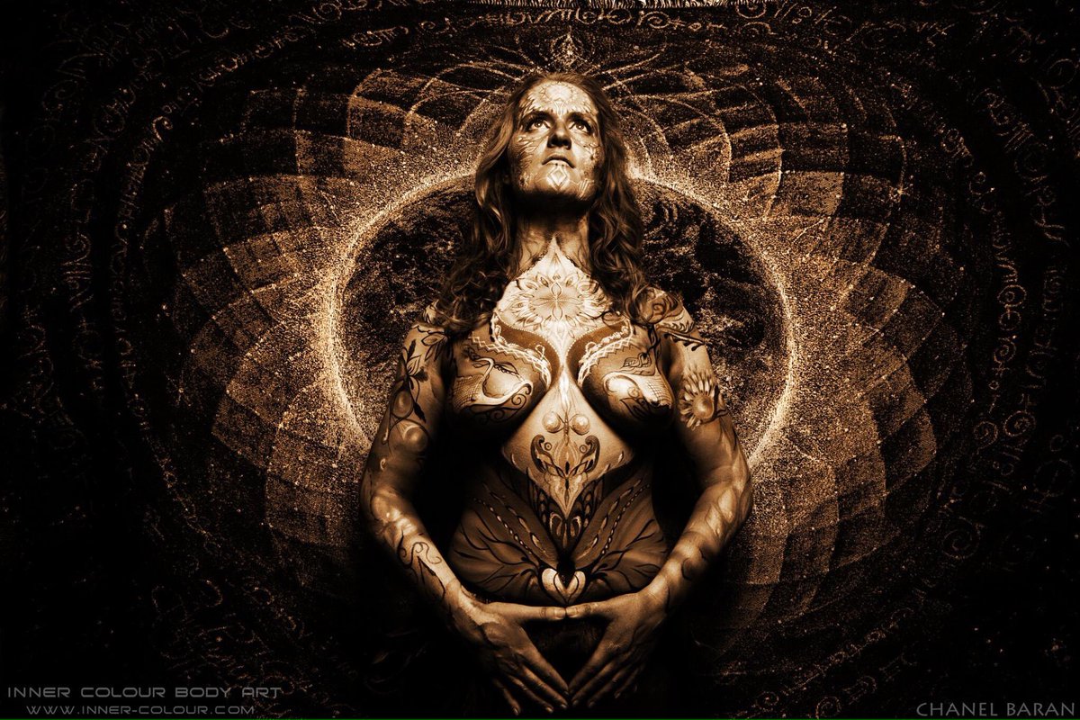 ChanelBaran.com

inner-colour.com

#chanelbaran #innercolour #photography #bodypainting #priestess