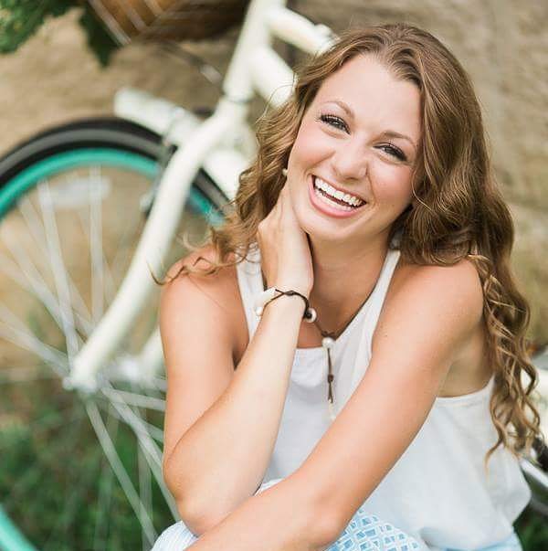sheaboom's tweet image. I love that Claire brought her bike to her session... and filled the basket with flowers! … ift.tt/2b87qLn
