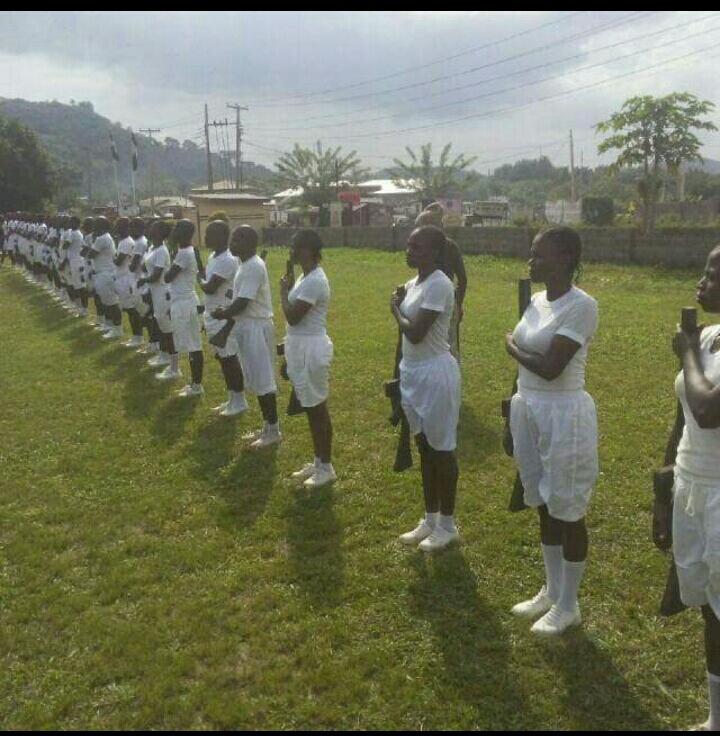 Chidyhelen's tweet photo. We acepted 2 serve our fatherland, even trained without pay #Nigerianimmigration2000 @aishambuhari @MBuhari @cnnbrk https://t.co/CiGovdnqft
