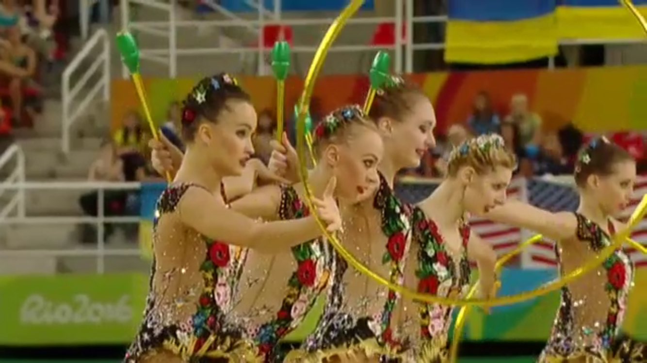 新体操a בטוויטר ロシアの衣装と髪飾りが かわいすぎた件について 新体操 リオ五輪