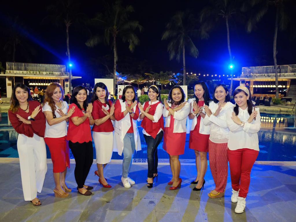 intanrosary's tweet photo. #ibsl2016#leaderinme#proudofaxamandiri#groupJPI https://t.co/uJHTA1wy4j