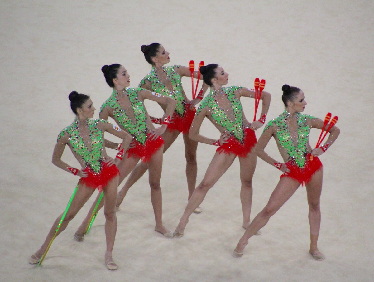 RFEGimnasia's tweet photo. @SpanishGroupRG se coloca en primer lugar tras la última rotación. Gran ejercicio!! Enhorabuena!! #TeamESP #Rio2016 https://t.co/7NigpSqrcc