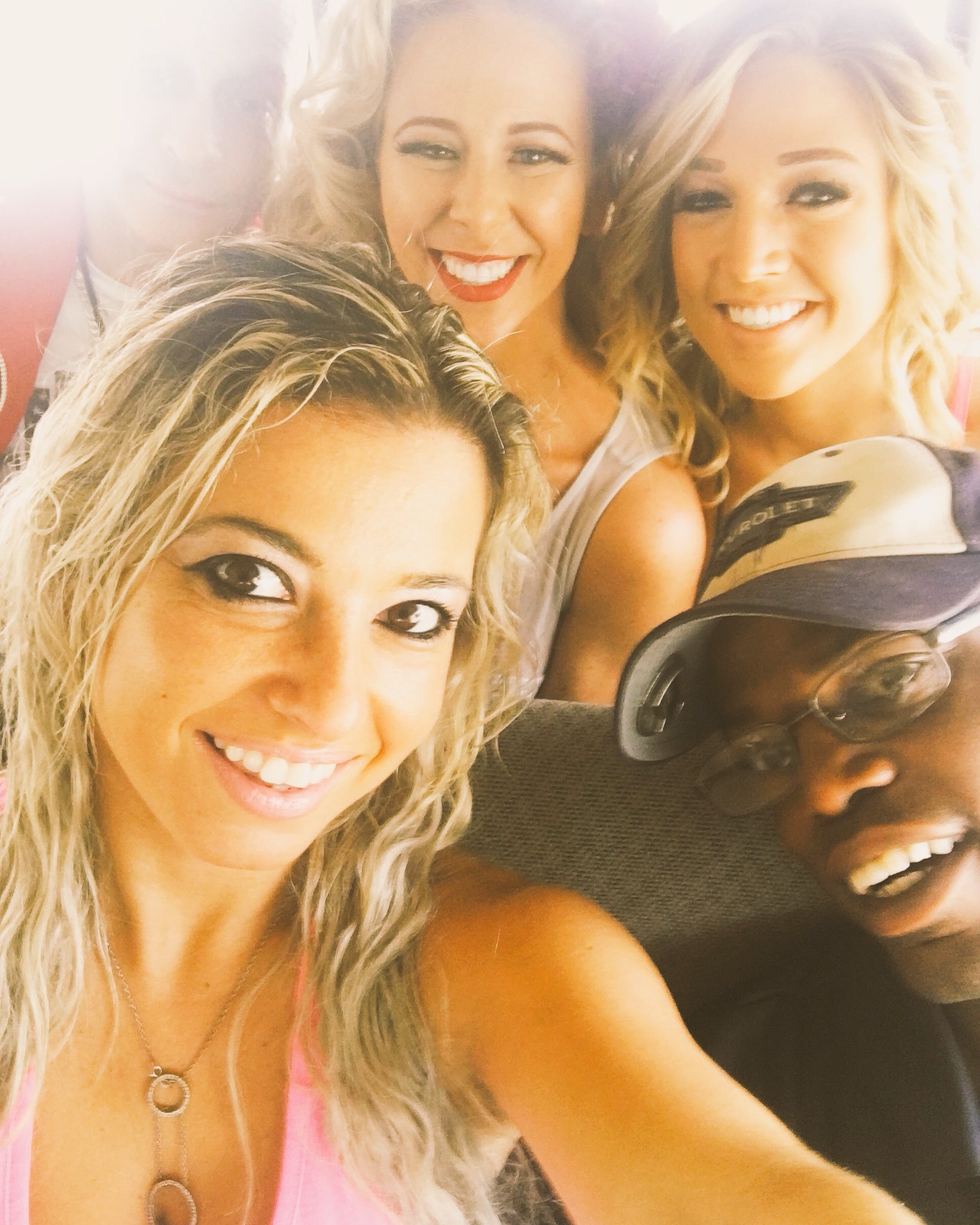Last day of @TexxxasTheShow expo @cheriedeville @Sidney_Coca @valdoddsxxx @daryl_wright ❤️❤️💋💋❤️ luv these guys https://t.co/WdIbJ12EUB
