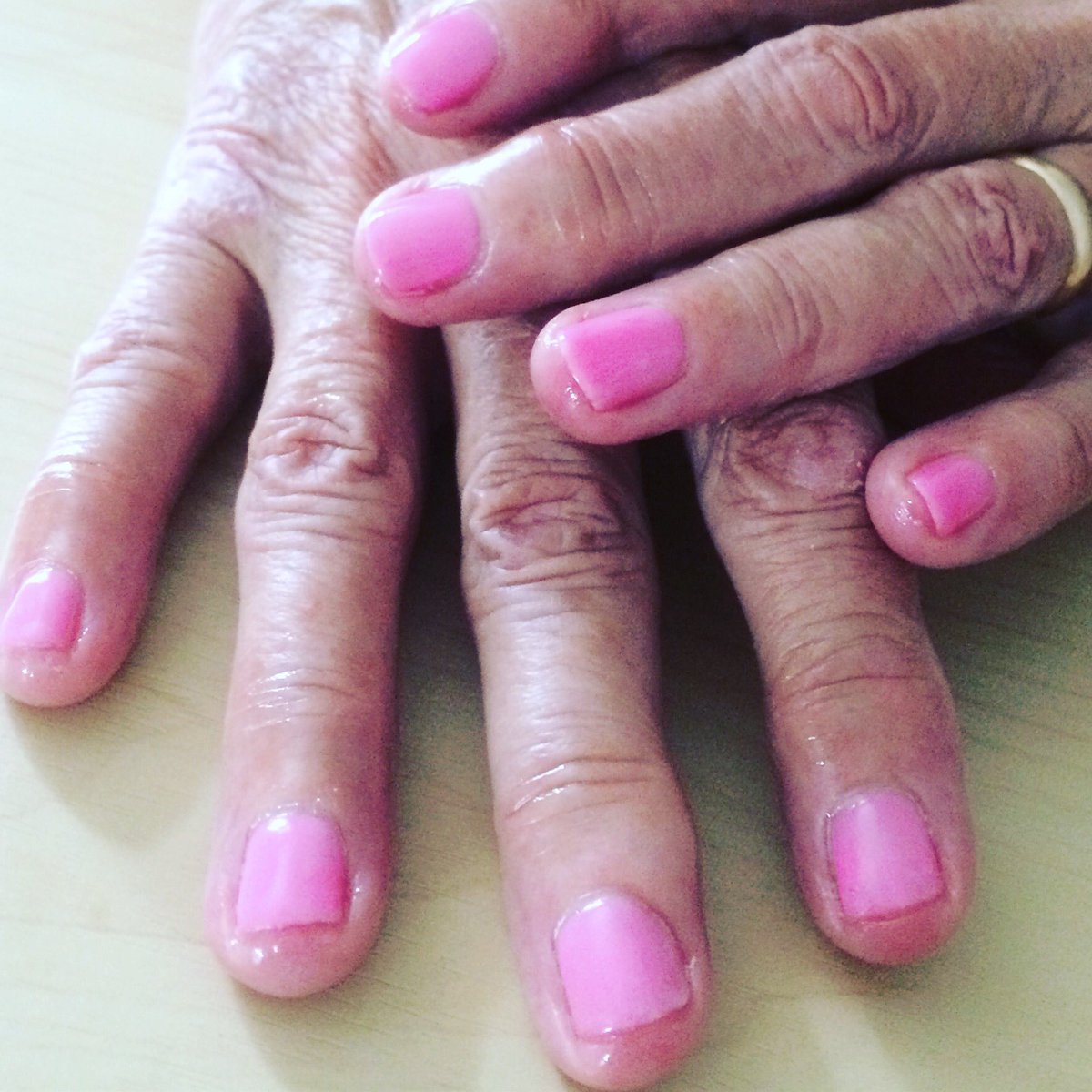 elongatedlocks's tweet photo. CND Gel Manicure in "Gotcha" for my Nan this morning! https://t.co/xBcIqjbDX7