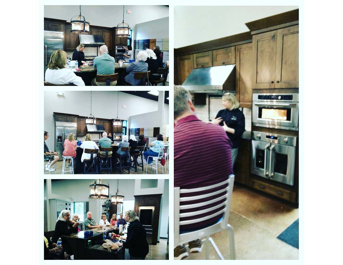 FbsAppliances's tweet photo. We're cooking up a variety of tasty treats in our GE Advantium Oven! #livedemo #GEMonogram https://t.co/xiP4JCcI67
