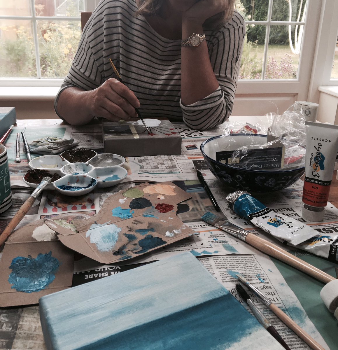 TheLLStyle's tweet image. Rainy afternoon painting with mother💗🎨🖌