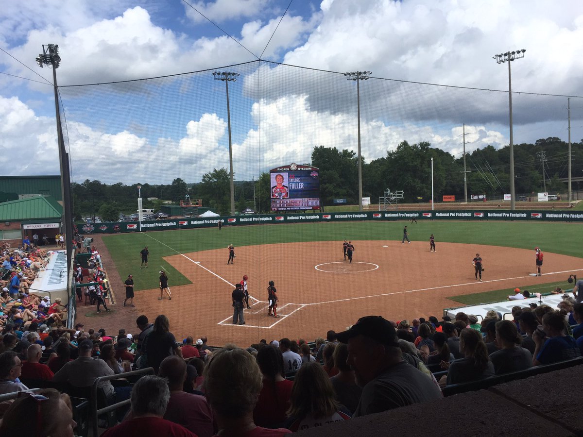 emilypitek's tweet photo. Rhoads stadium, you are looking beautiful as always. @profastpitch #rollsoftball https://t.co/N6p7NBq7jF