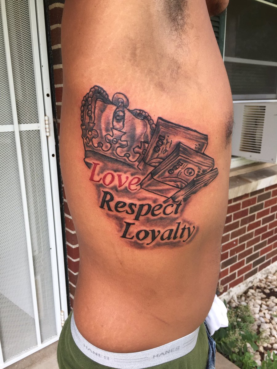 TStreets741ST's tweet photo. 🔴LOVE 
⚫️RESPECT 
⚫️Loyalty 
#TonyInk #siuc20 #siuc19 https://t.co/3ws5q7mq5L