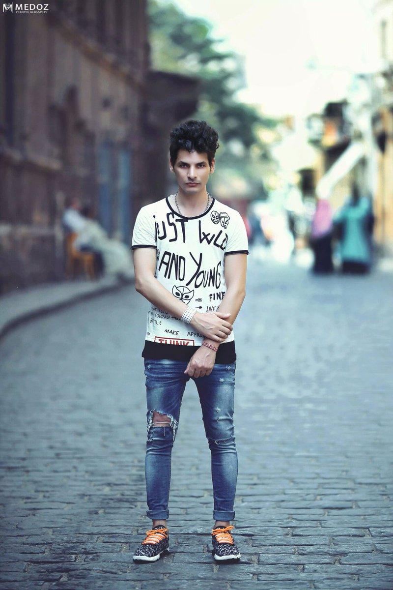 I never dream to be famous !! 
I never dream to be rich !!
Only what i dream loving all people ♥♥