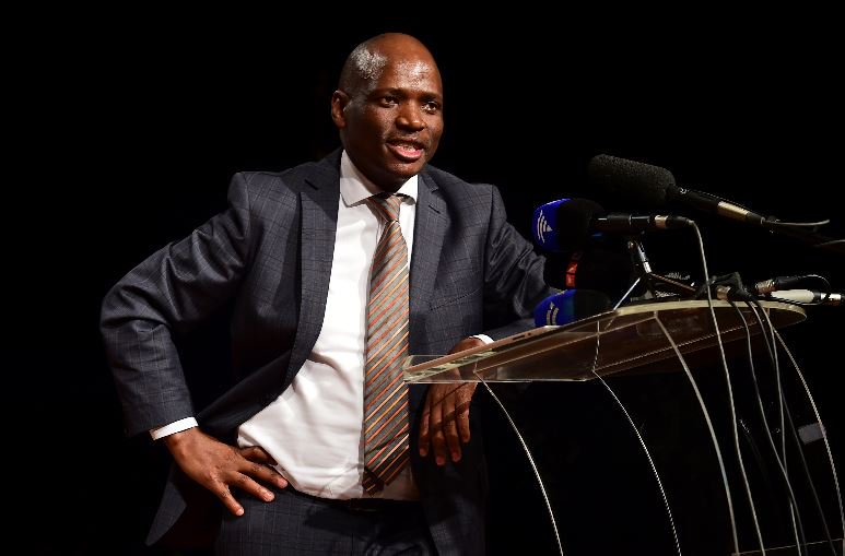 SundayTimesZA's tweet photo. #SABC recommends bonus for #Hlaudi > Get more details in the #SundayTimes tomorrow https://t.co/fb6SEhimbo