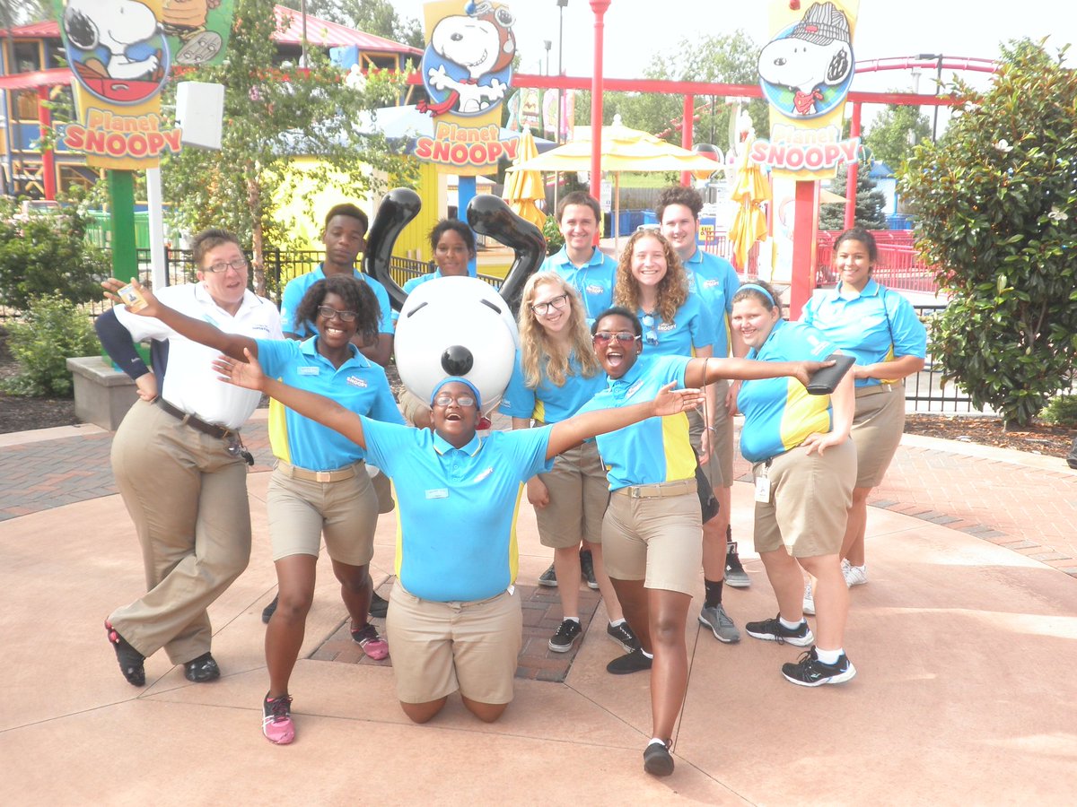 wofjobs's tweet photo. It's not too late to work at #WorldsOfFun! Earn up to $10/hr. Apply online today! https://t.co/00ihljVpfL https://t.co/APwWAmUHvM