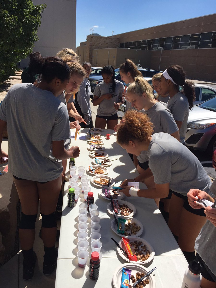 CSURamFuel's tweet photo. @CSUvolleyball Post-Practice Recovery Fun!:) #TasteTest #FrozenPops https://t.co/1X1JL7x9Wb