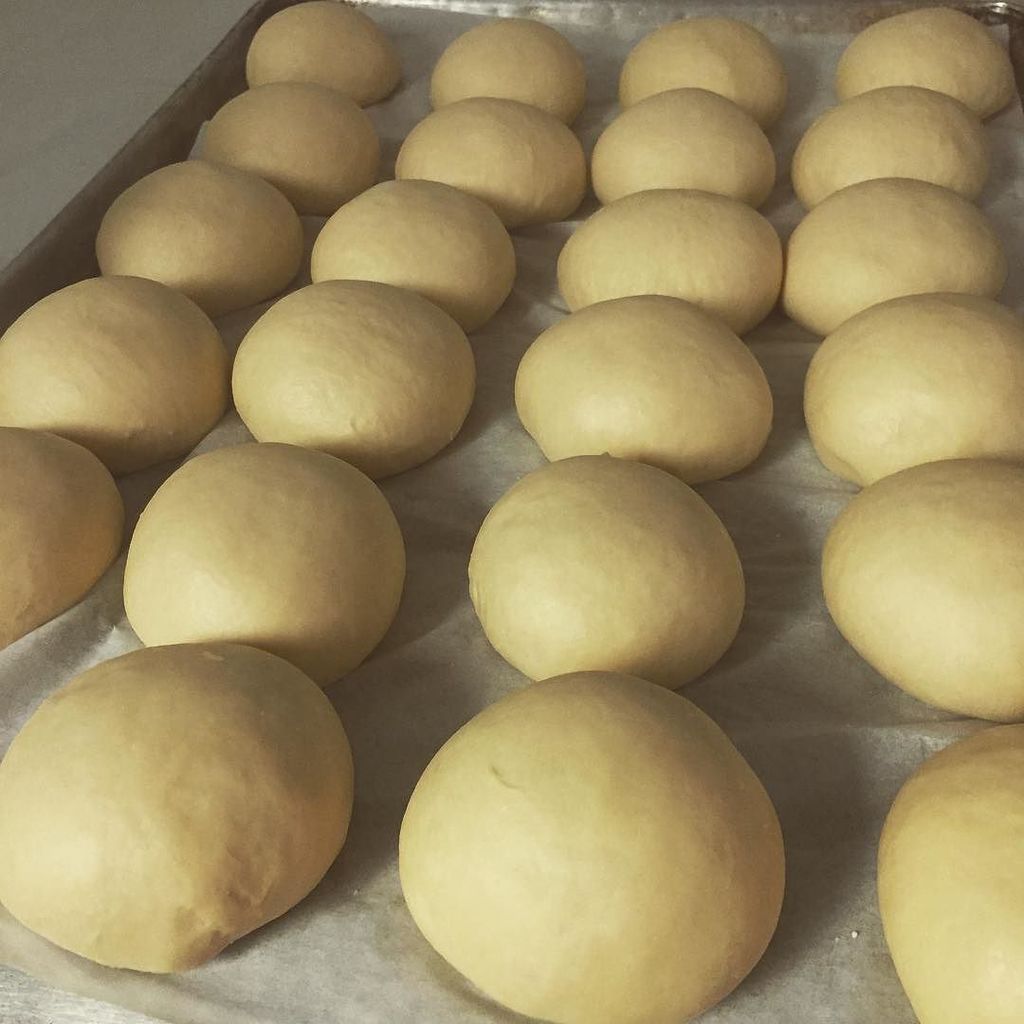 RailTrailFBCo's tweet image. buns on buns on buns #processshot #scratchkitchen ift.tt/2b8sxNZ