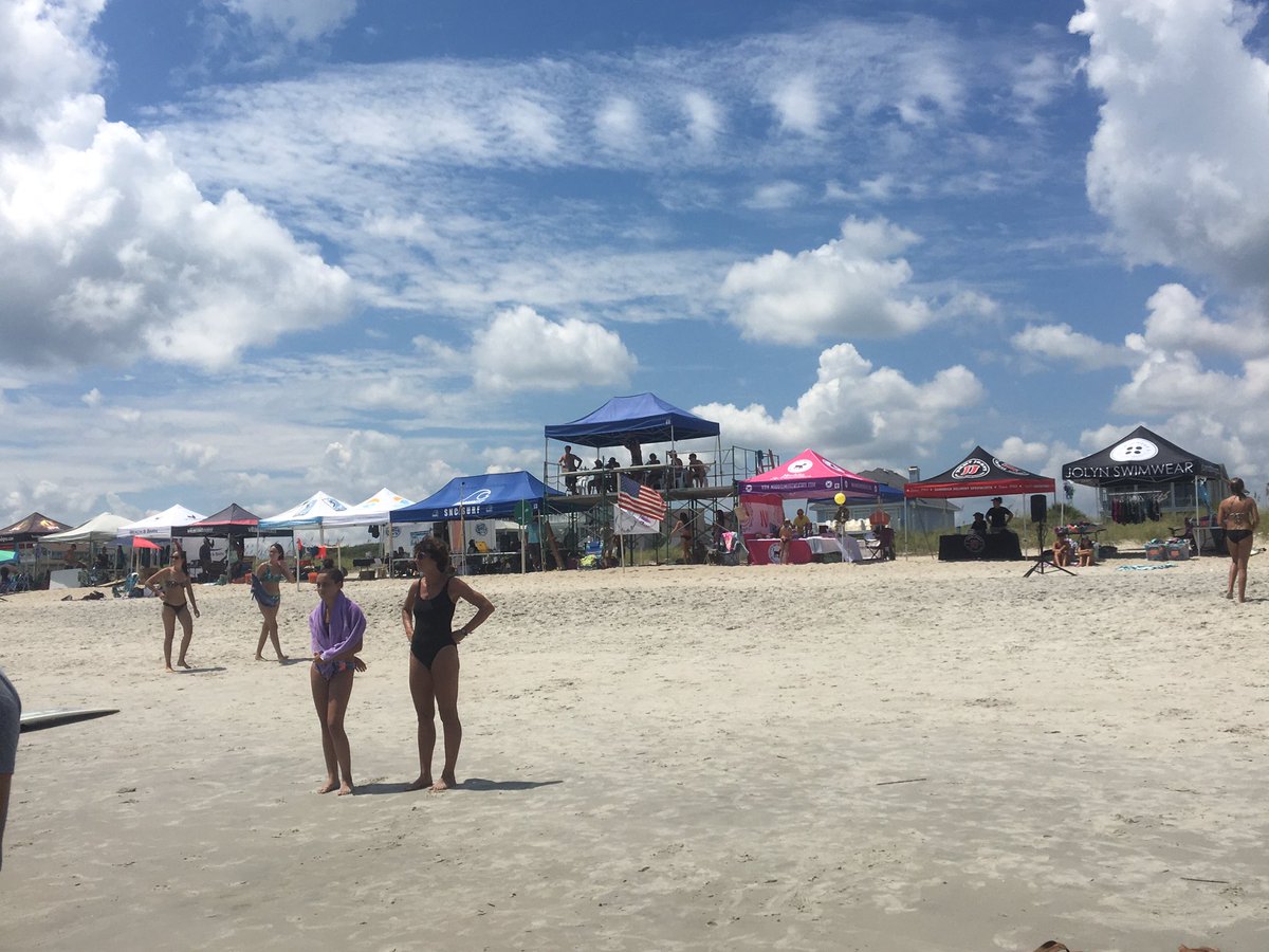 ArtrageousLife's tweet image. #Tandem #surfcompetition Happening now...