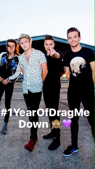 lolrenlinto's tweet image. I'm in love with this photo #1YearOfDragMeDown #1DNotes #1DMemories ❤️💛