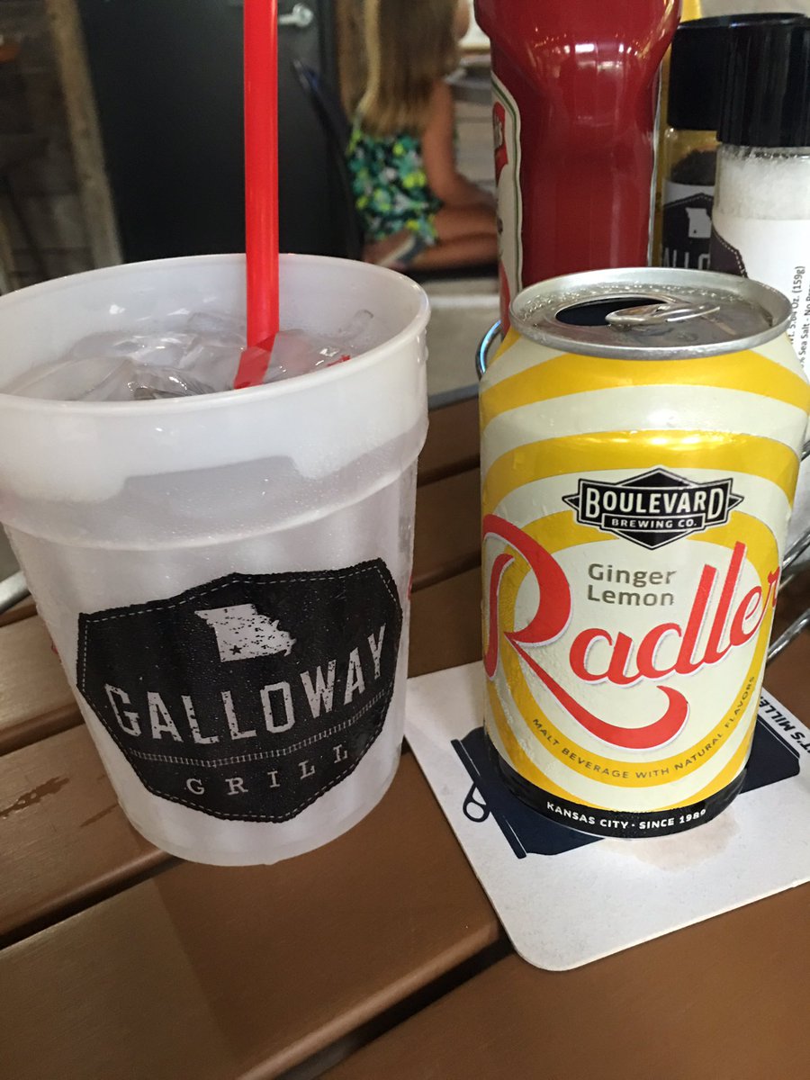 thebiglivers's tweet photo. One of my favorite #beers from @Boulevard_Beer at the best outdoor patio @gallowaygrill11 in #springfield https://t.co/9YTm3vAFqz