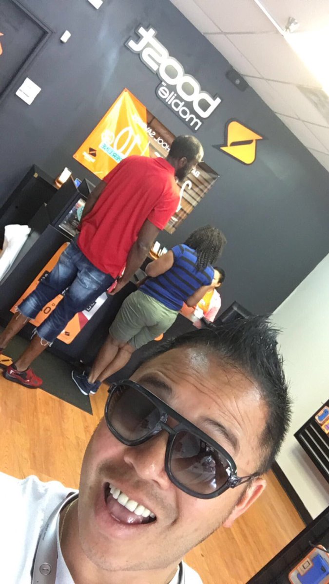 vtruongcao's tweet photo. These customers are about that #Unhookd life 😹💯🆕📳👌🏼 #ByeTMO #VIP #BoostDealz #WhereYouAt @SPG_Simonson @marielam1981 https://t.co/pcEku7SXy9