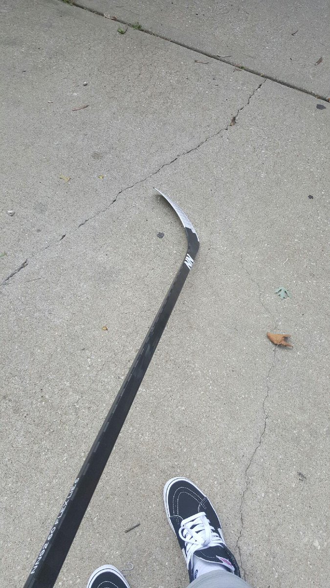 jeremy_buenneke's tweet photo. @nonamehockeyco we got the new twig in the mail just in time for travel tryouts this stick is fire #youwantit https://t.co/VMPDRXw5Bc
