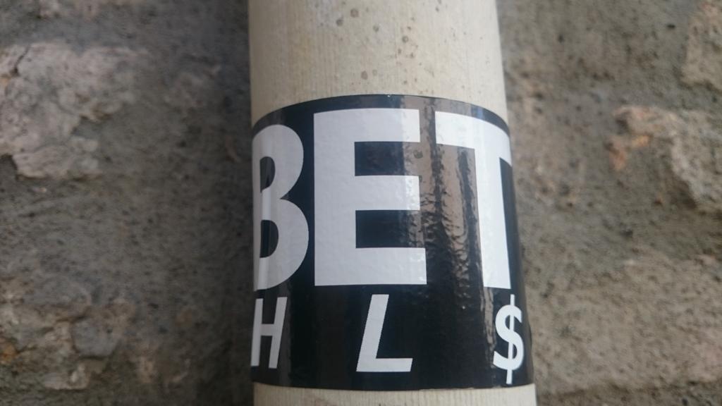 Streetartposter's tweet photo. #streetart #urbanart #sticker #bethl$ https://t.co/jySk8GdBIt