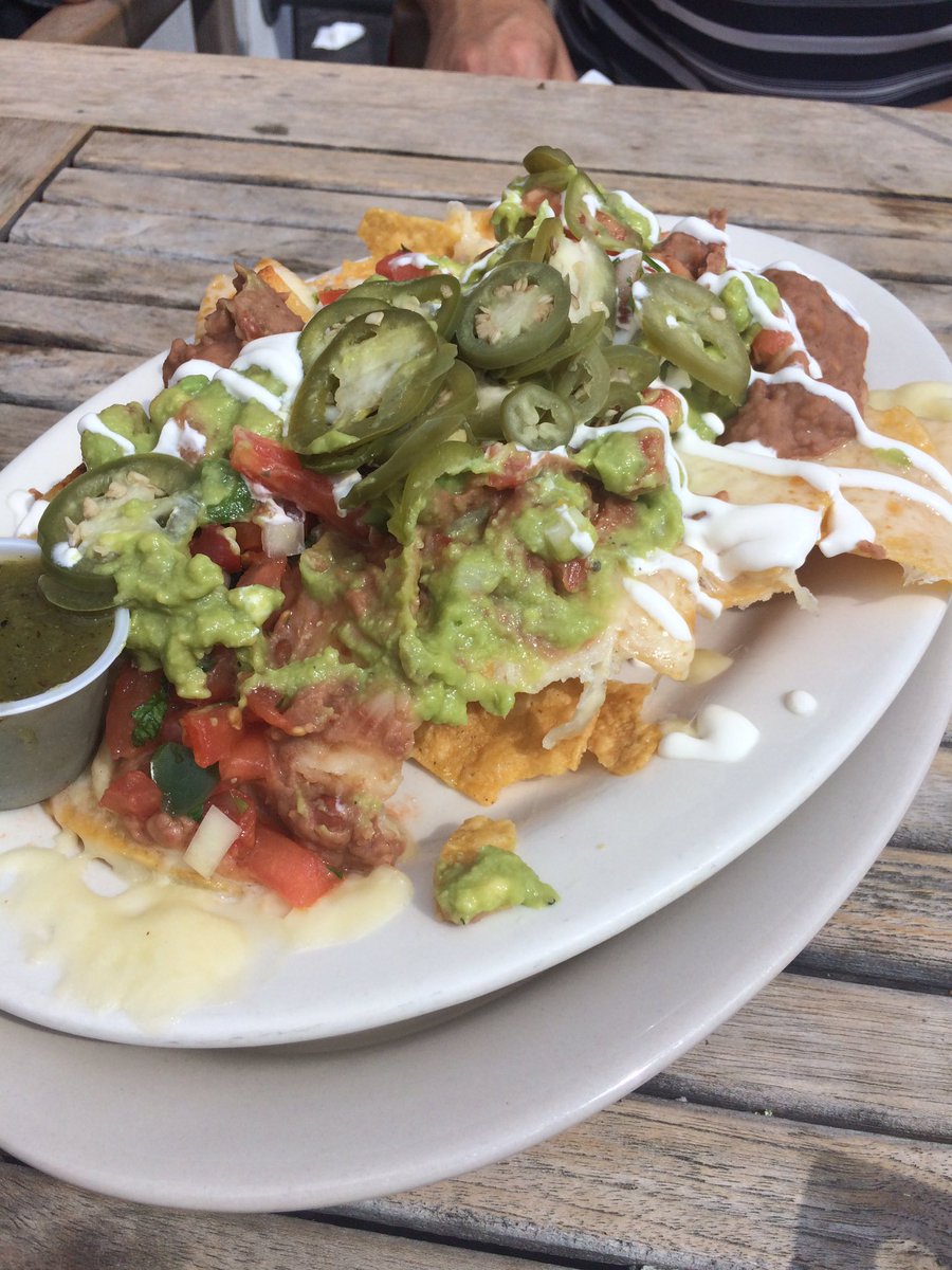 Felipe's Taqueria.  Basic but delicious. 3.5 stars. #tessnachoblog