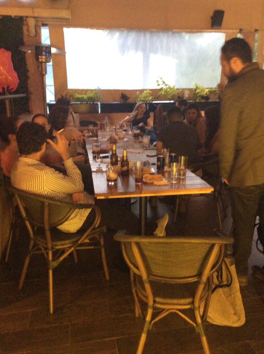 Nuestros comensales disfrutando de esta noche de sábado aquí en Tinto Mx Nápoles #YoSoyTintoMx #saturdaynight