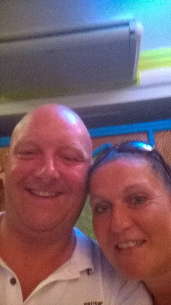 75HagueSWFC's tweet photo. 10pm and still 37c. And where do i come for our last meal? Mumbai Palace. Thick twat!!! #ArseBurner https://t.co/pIdp9YqY7V