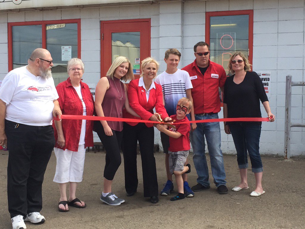 Mix1079FM's tweet photo. @MufflerMinute now re-opened. Great people, great service and great event. Stop by to win prizes. On till 3pm https://t.co/MkZSths7ZL