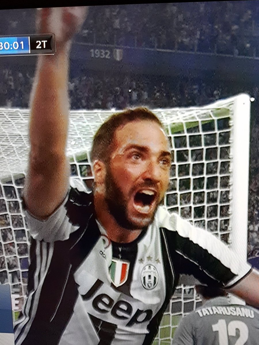 8 min per fare il primo gol. In 8 min solitamente mangiava 2 Pizze #JuventusFiorentina #Higuain