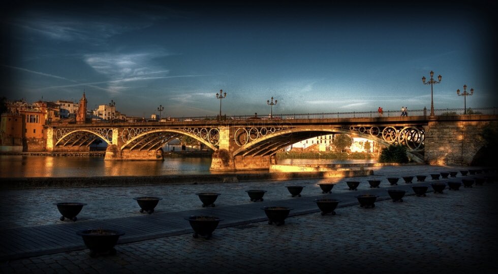 casadelcofrade's tweet photo. Sevilla, que bonita eres!!! https://t.co/YqAeyLV40f