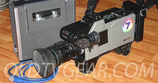 yaps9's tweet photo. #RajivGandhi :Which is ur camera? Doordarshan #Cameraman :Sir it's U-Matic .RG:THAT? Cman: Sir it's BetaCam. 1/2 https://t.co/LRgqtym6nm