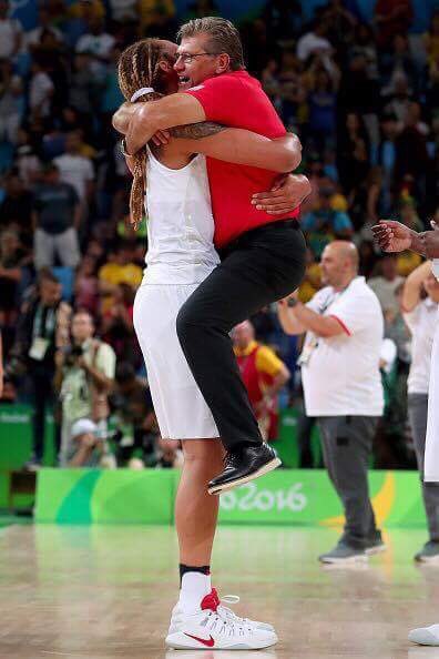 A #gold 🤗 congrats to #USA women's #basketball