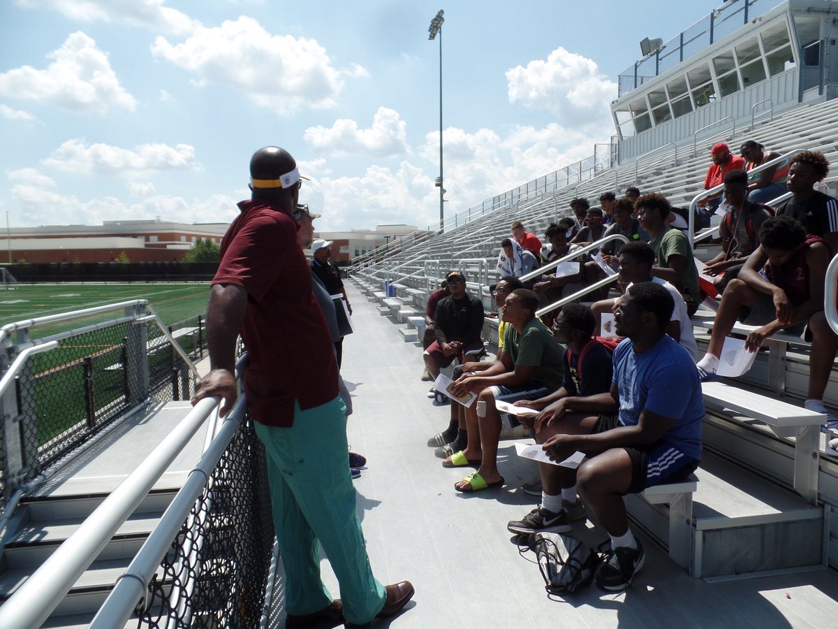 BPCFootball's tweet image. @BPCFootball hosts Annual Membership Picnic to launch Paint Branch Fall 2016 season.🍔🍉 GO PANTHERS!!