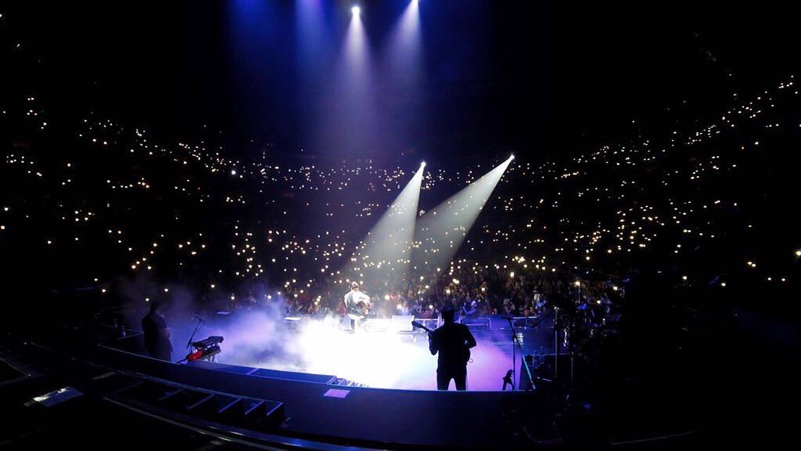 TheSoulfulEMU's tweet photo. #BadManTour @PrinceRoyce 📷 @FarrukoOfficial 🔥 #MusicBiz #MusicLife #BIZBoost https://t.co/5SteNksYgv