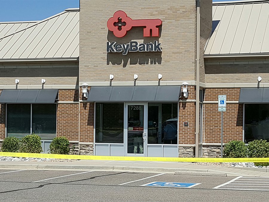 Bank robber on the run after holding up KeyBank in Castle Pines Denver7 News Scoopnest