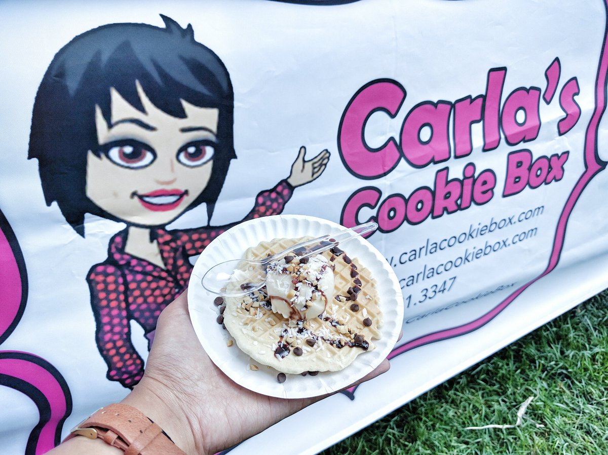 Travelling Foodie Eats Italian Waffle Cone from Carla Cookie Box at Sweetery Toronto Food Festival 2016