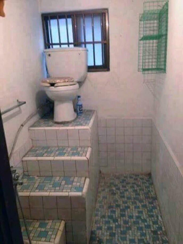 ما ندري                                                            انت جاي للحمام وإلا تستلم جائزه المركز الاول