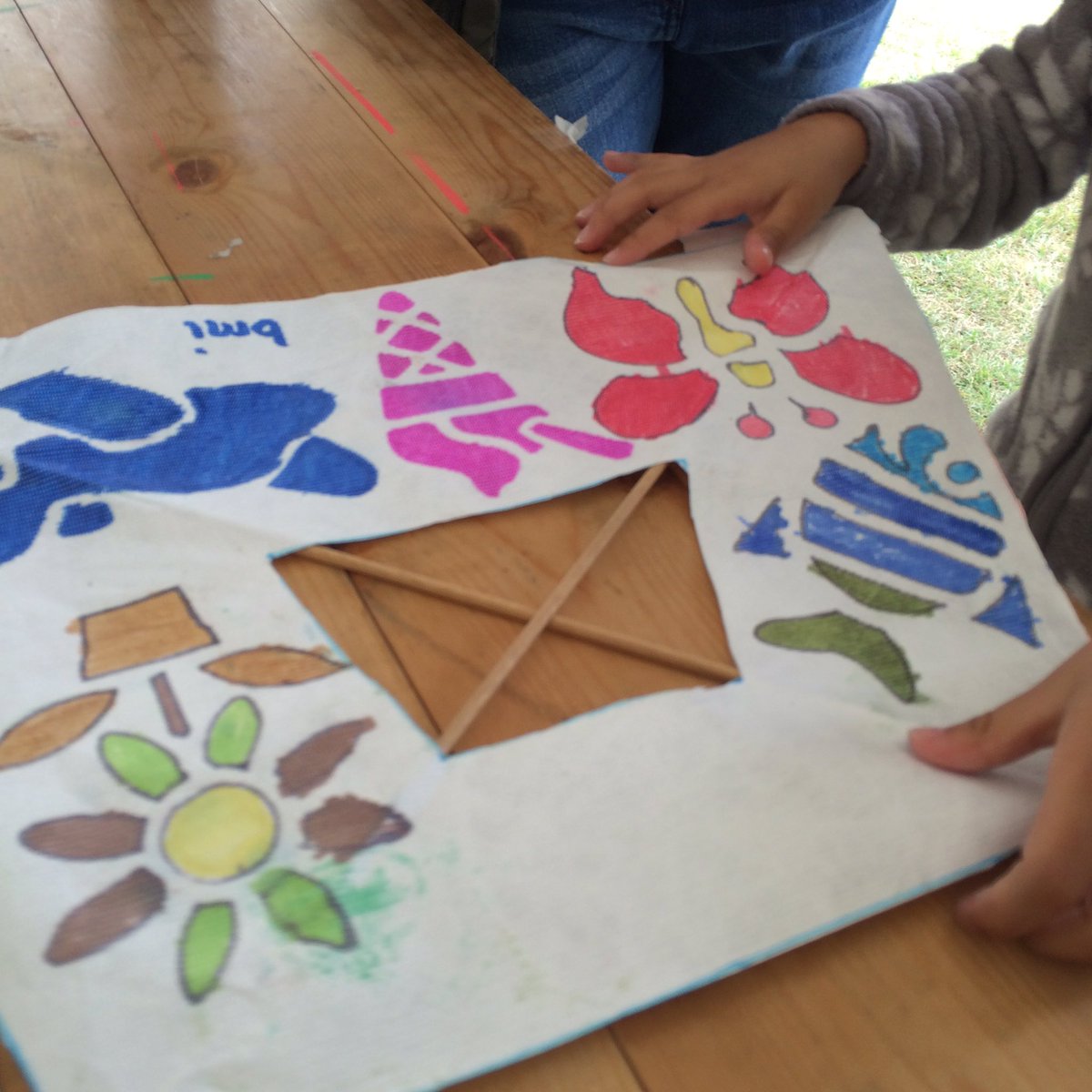 kiteproject's tweet image. Great day making &amp;amp; flying kites @JourneysFest today! See you tomorrow 11-4pm