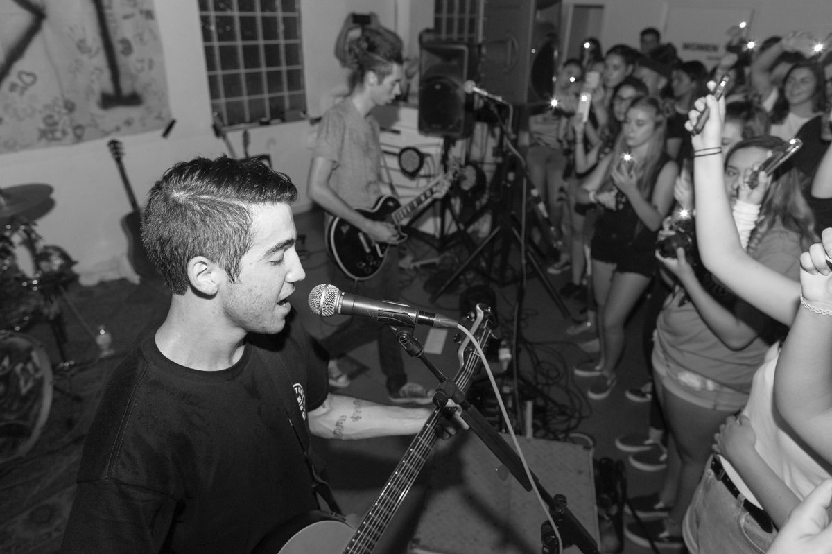 Last night was unreal. Thanks to all our fans for being so awesome🤘🏻